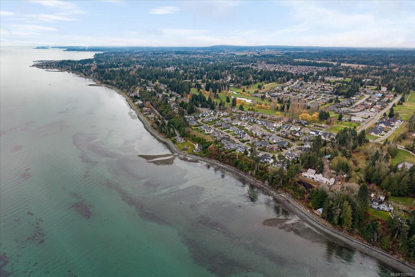 834 Bluffs Dr, Qualicum Beach, BC