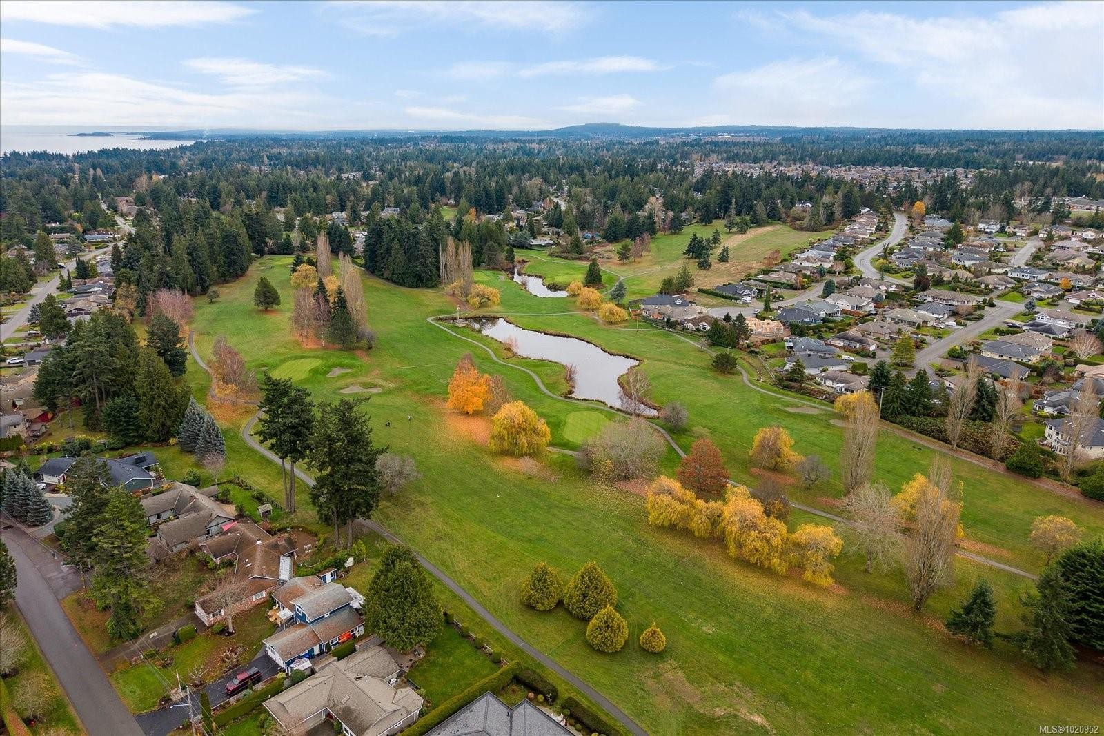 834 Bluffs Dr, Qualicum Beach, BC