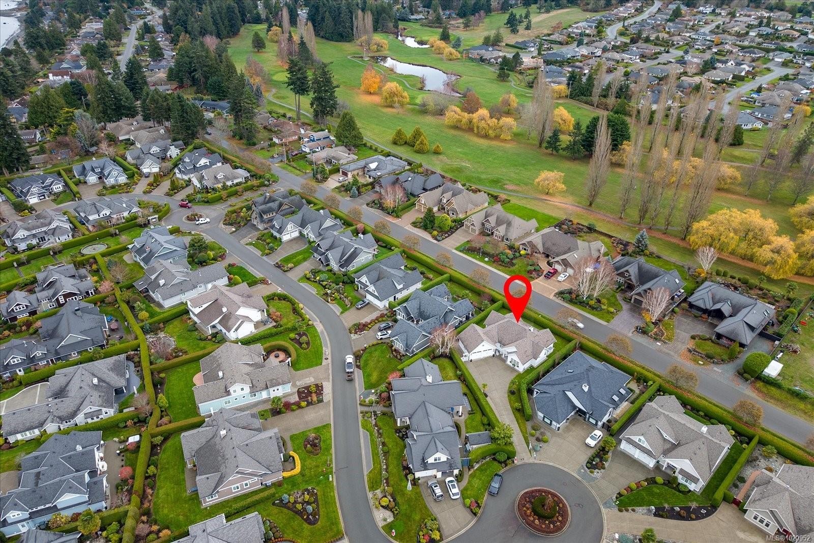 834 Bluffs Dr, Qualicum Beach, BC