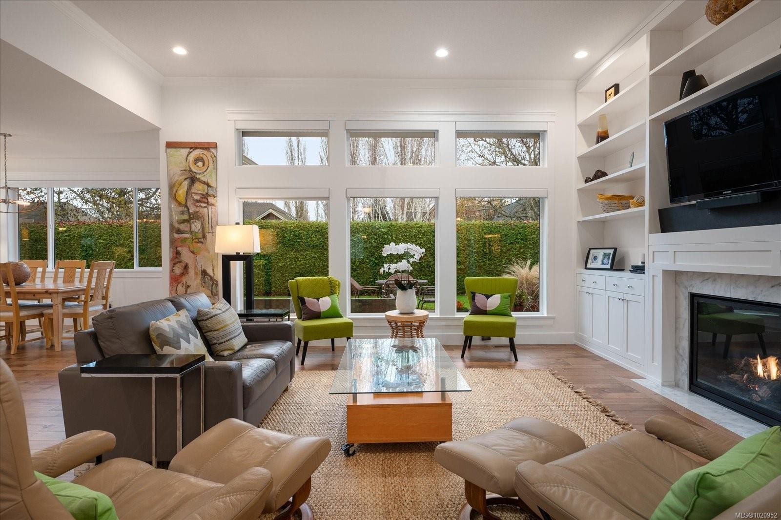 834 Bluffs Dr, Qualicum Beach, BC