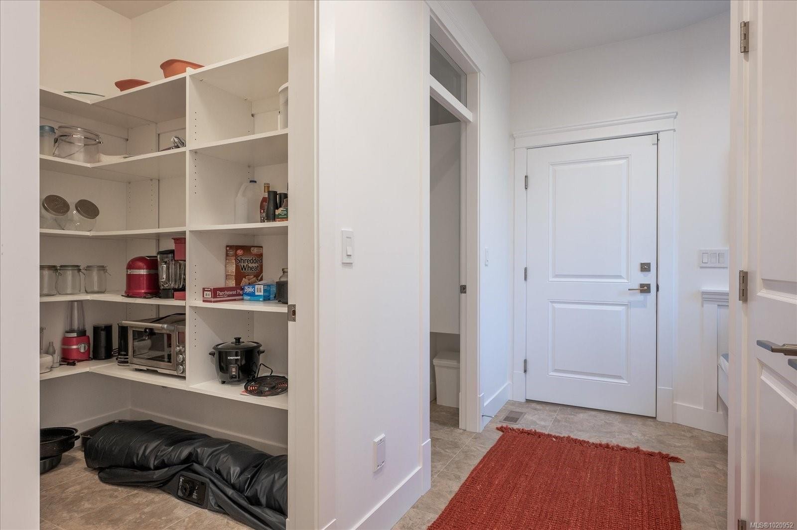 834 Bluffs Dr, Qualicum Beach, BC