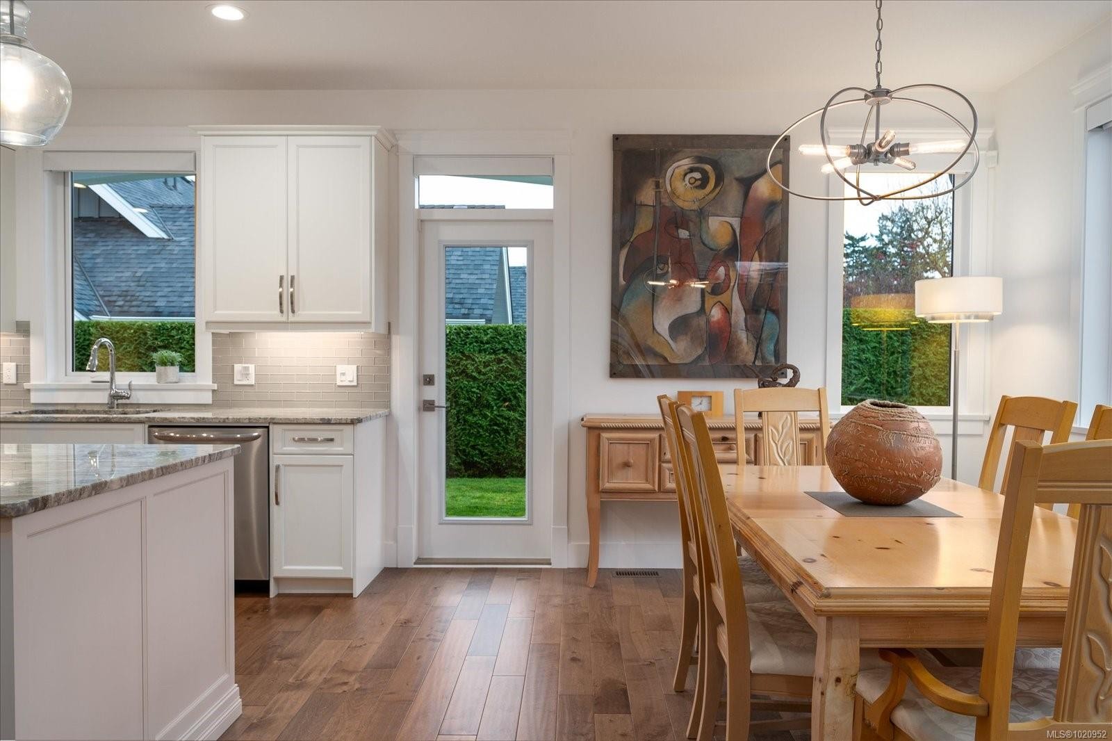 834 Bluffs Dr, Qualicum Beach, BC