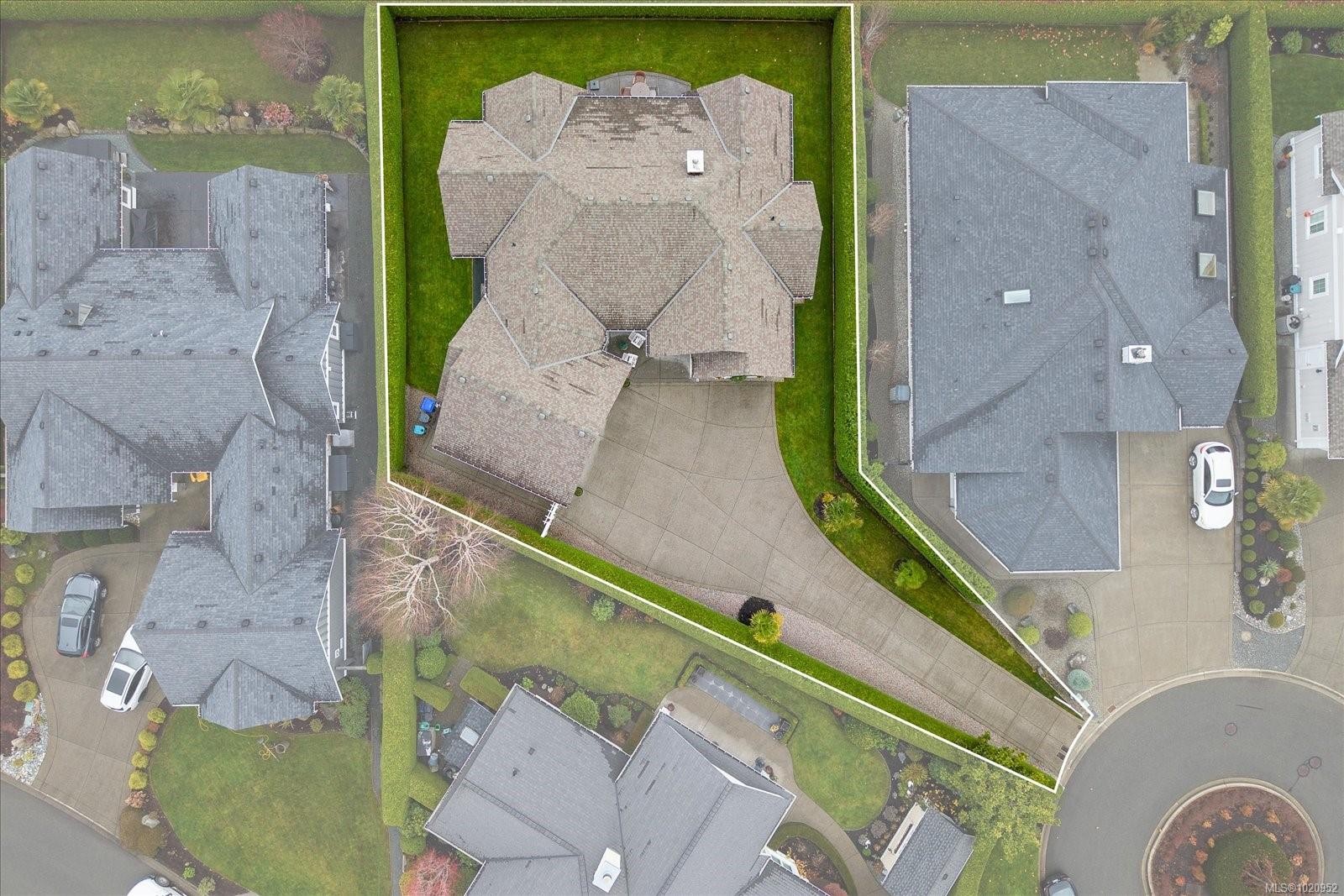 834 Bluffs Dr, Qualicum Beach, BC