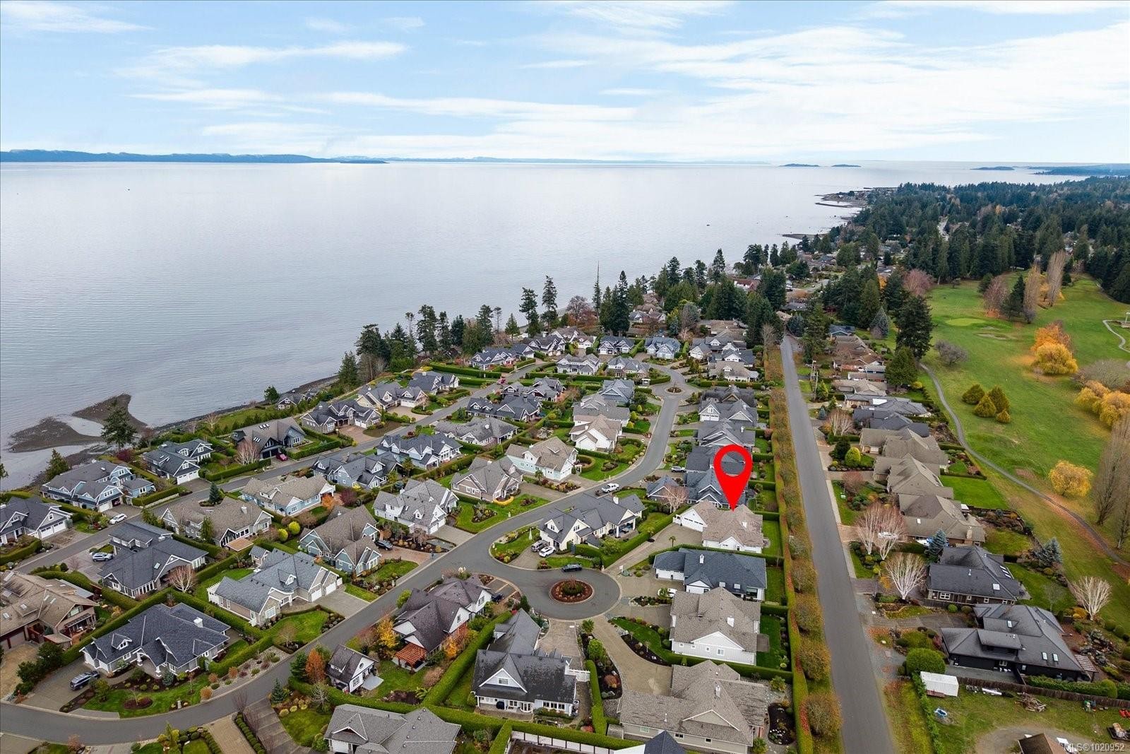 834 Bluffs Dr, Qualicum Beach, BC