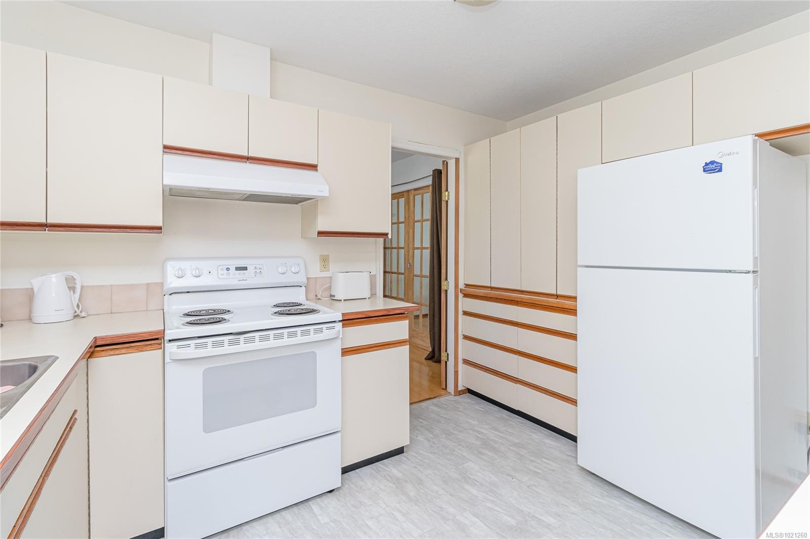 9975 Victoria Rd, Chemainus, BC - Indoor Photo Showing Kitchen