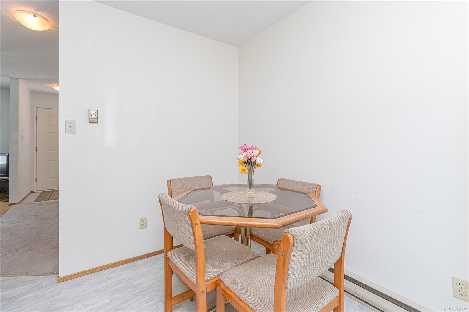 9975 Victoria Rd, Chemainus, BC - Indoor Photo Showing Dining Room