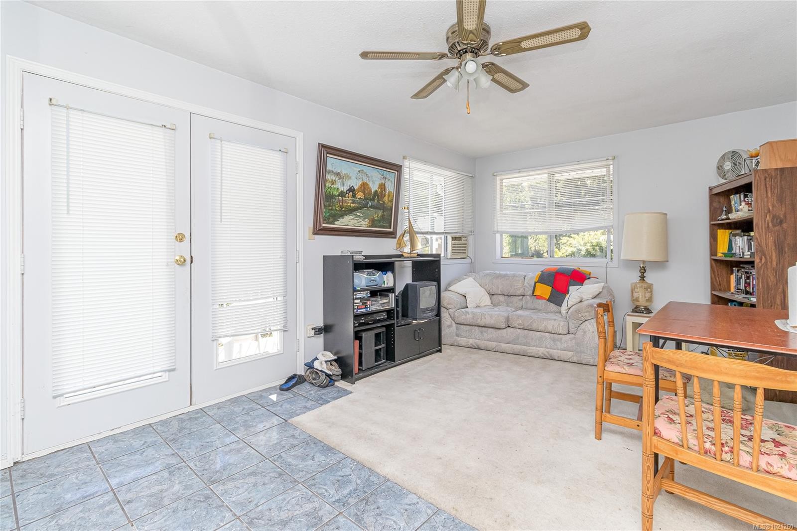 9975 Victoria Rd, Chemainus, BC - Indoor Photo Showing Living Room