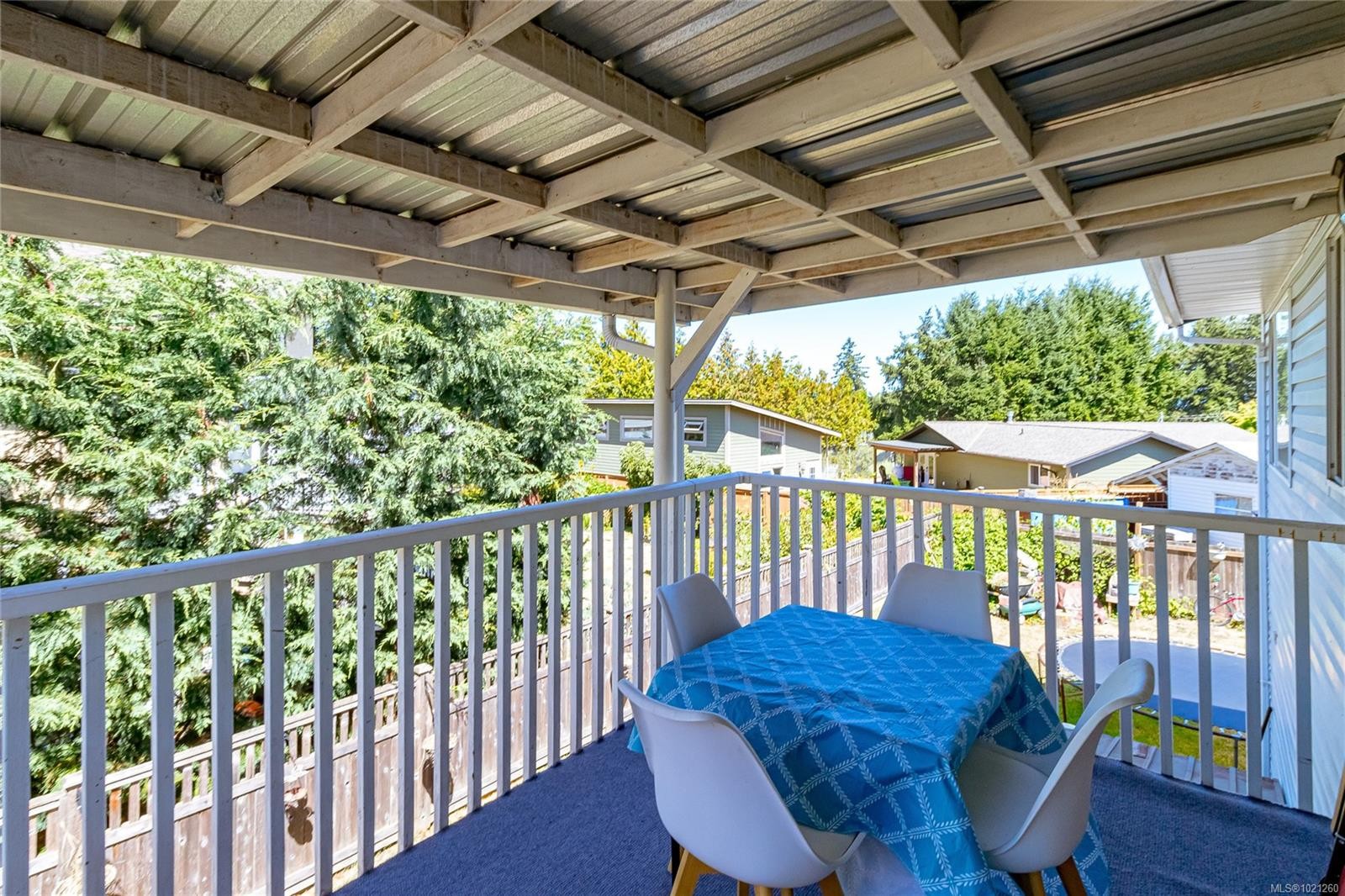 9975 Victoria Rd, Chemainus, BC - Outdoor With Exterior