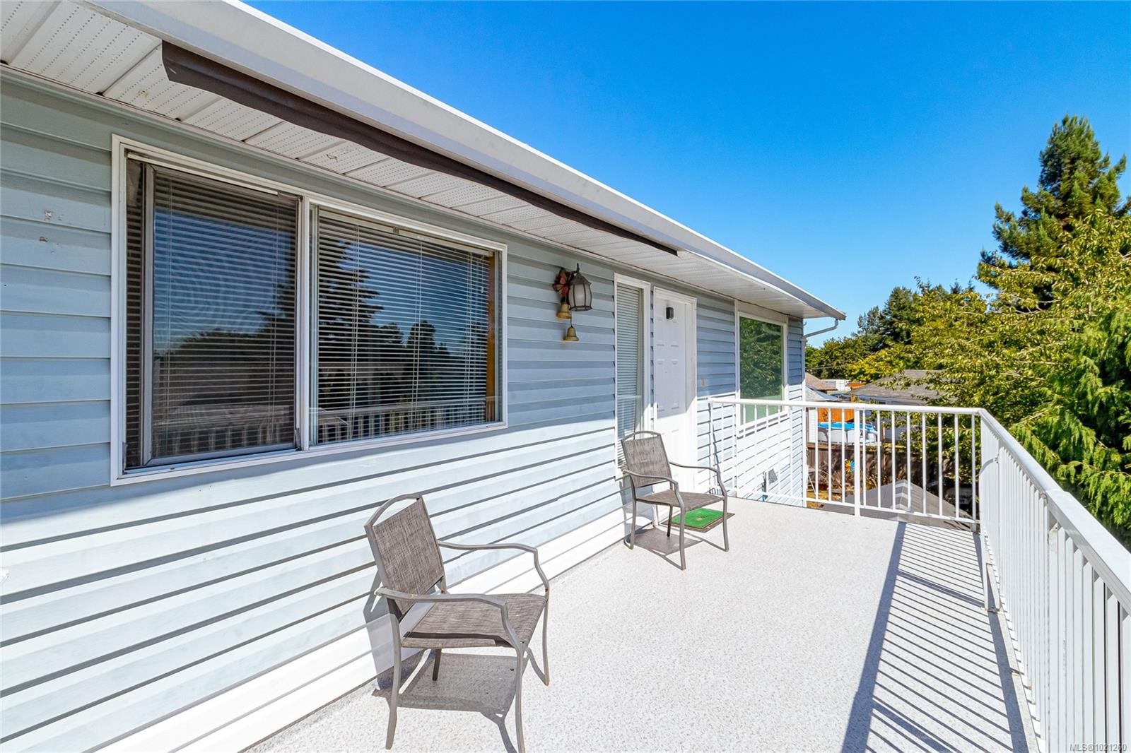 9975 Victoria Rd, Chemainus, BC - Outdoor With Exterior