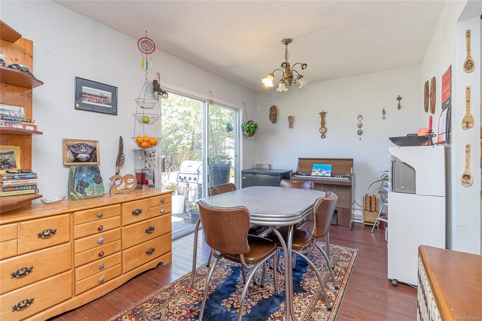 9975 Victoria Rd, Chemainus, BC - Indoor Photo Showing Dining Room