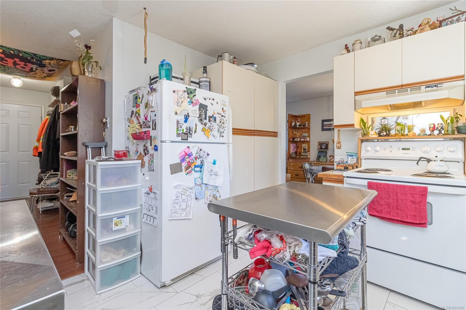 9975 Victoria Rd, Chemainus, BC - Indoor Photo Showing Kitchen