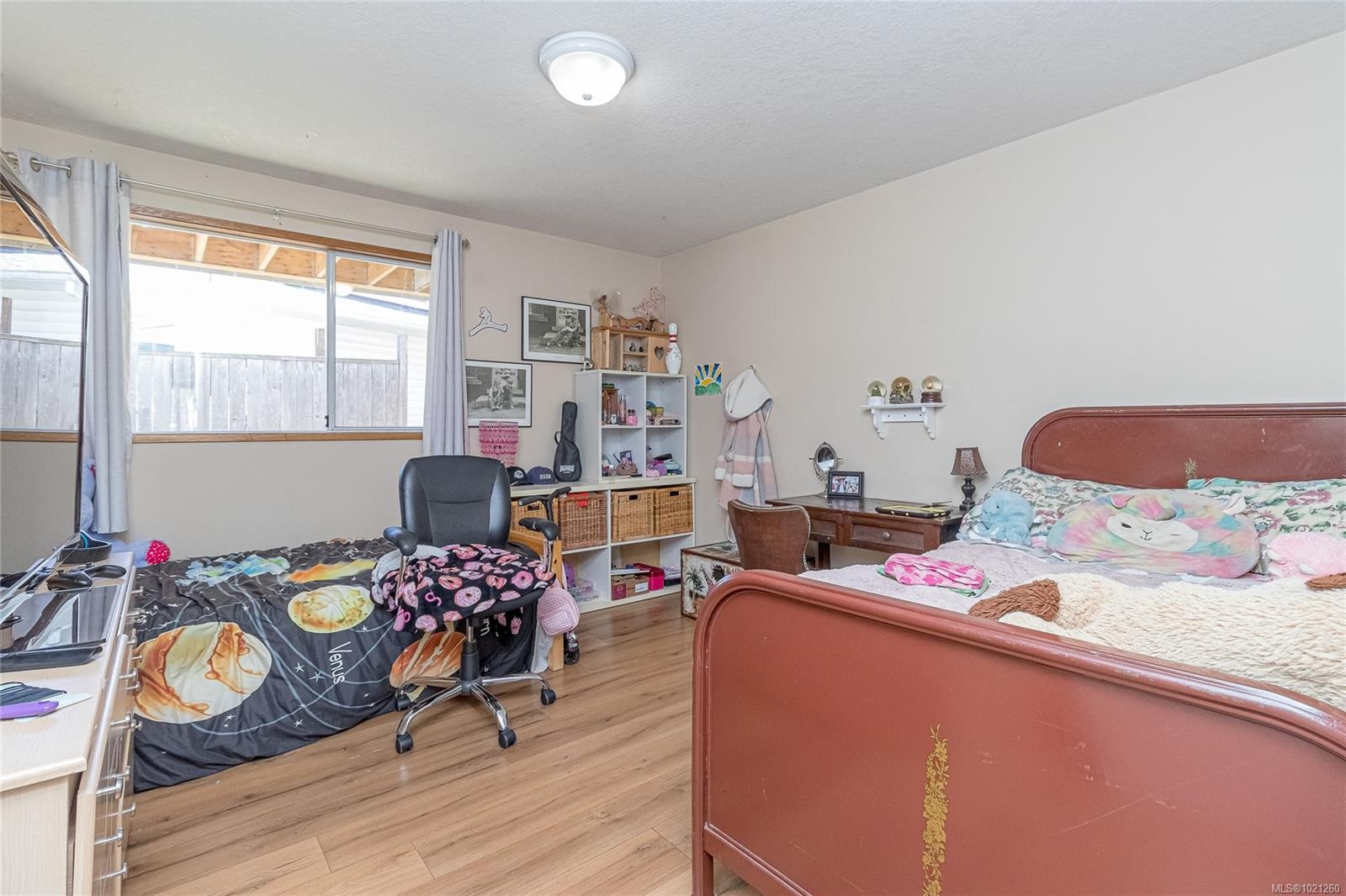9975 Victoria Rd, Chemainus, BC - Indoor Photo Showing Bedroom