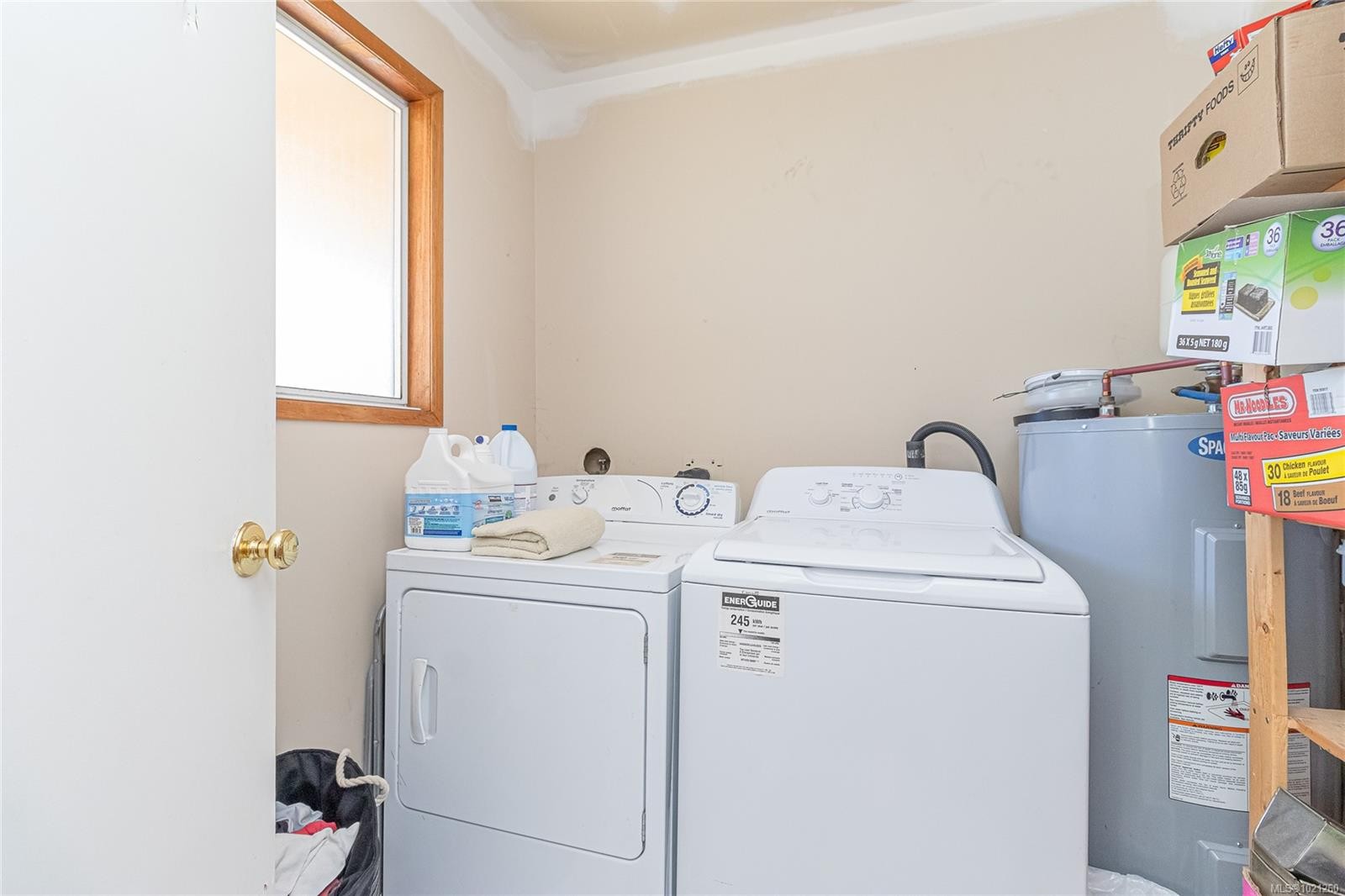 9975 Victoria Rd, Chemainus, BC - Indoor Photo Showing Laundry Room