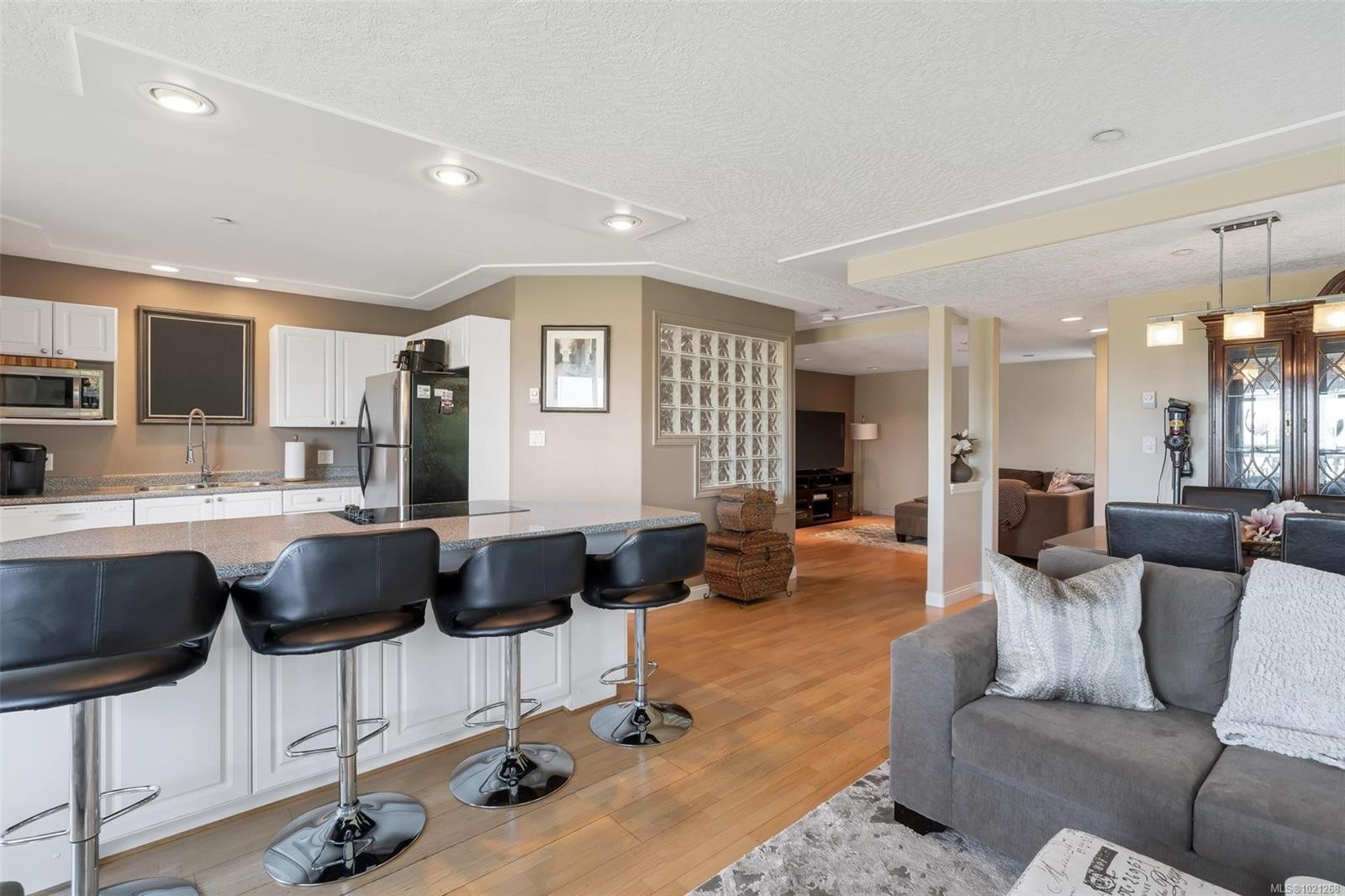 10-7847 East Saanich Rd, Central Saanich, BC