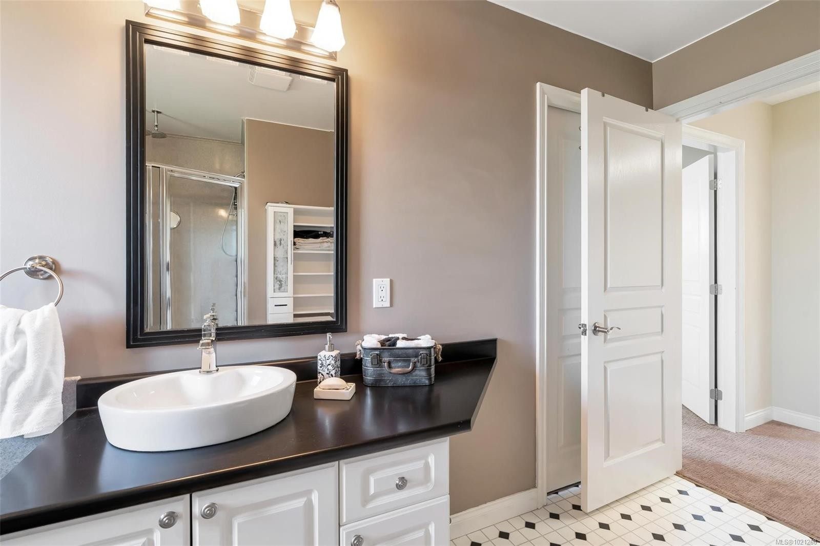 10-7847 East Saanich Rd, Central Saanich, BC