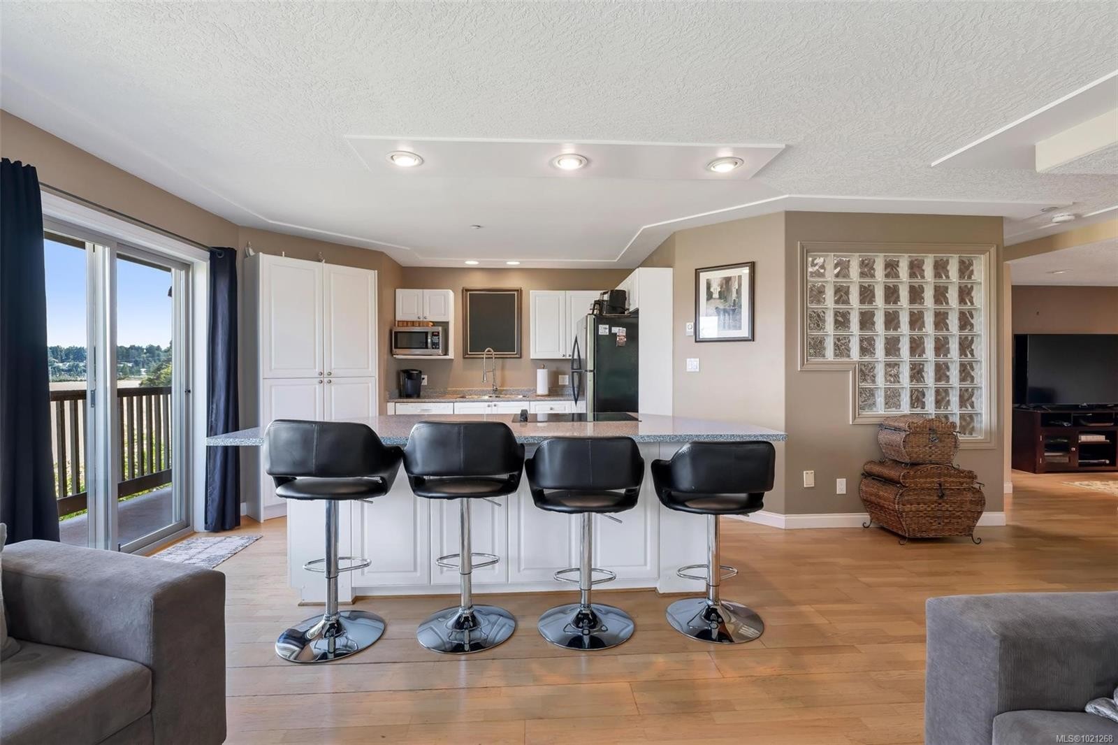 10-7847 East Saanich Rd, Central Saanich, BC