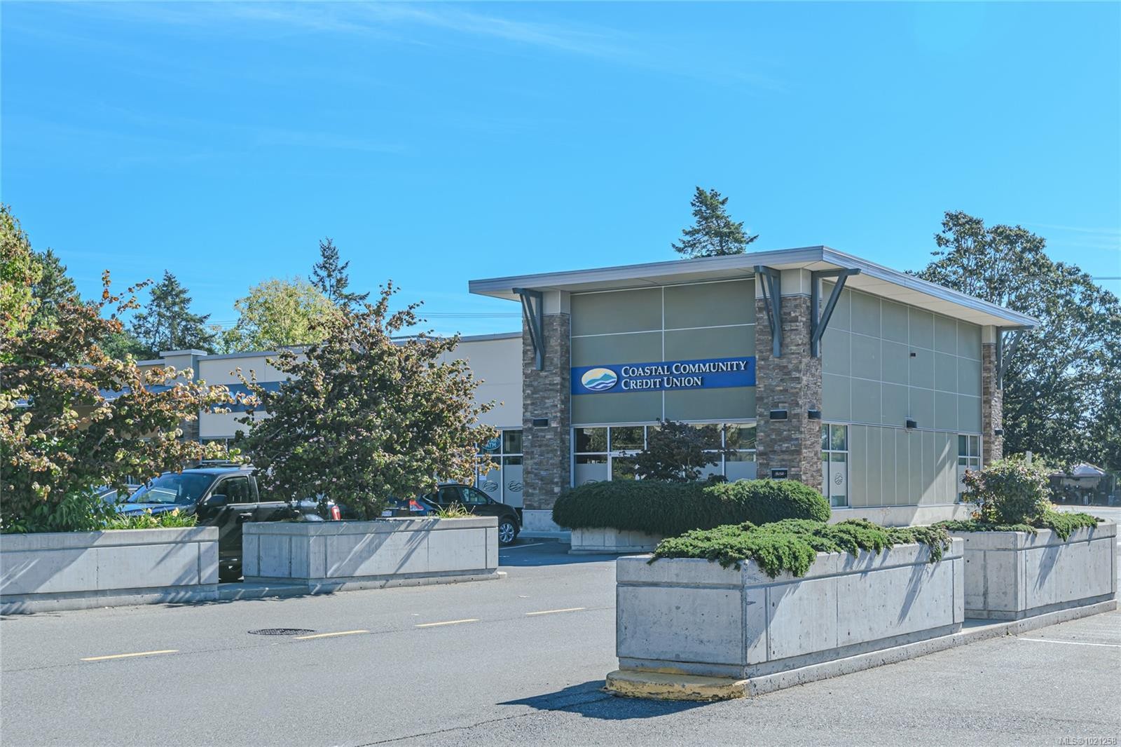 214-21 Conard St, View Royal, BC - Outdoor