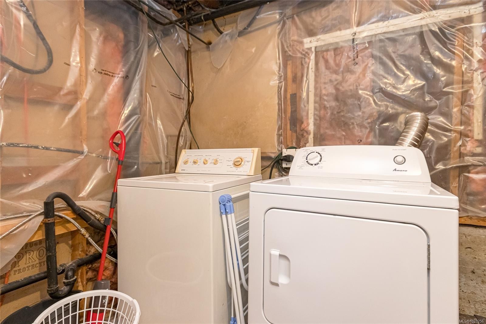 1645 Haultain St, Victoria, BC