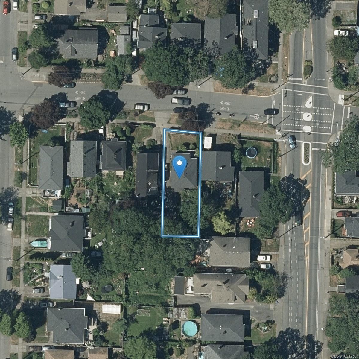 1645 Haultain St, Victoria, BC