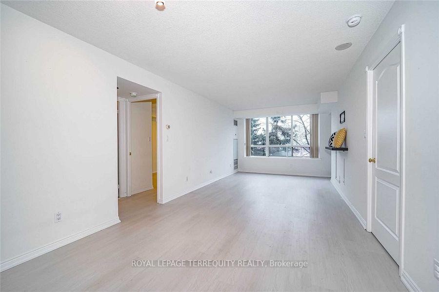 302-850 Steeles Avenue W, Vaughan, ON - Indoor Photo Showing Other Room