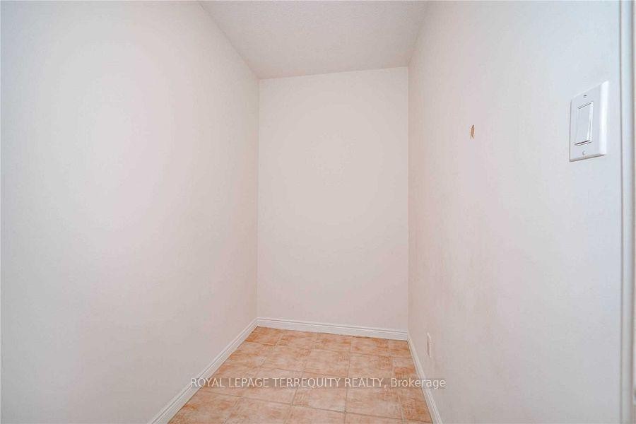 302-850 Steeles Avenue W, Vaughan, ON - Indoor Photo Showing Other Room