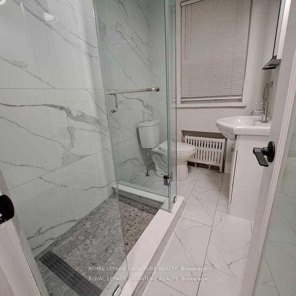 3-16 Garden Place, Toronto, ON - Indoor Photo Showing Bathroom