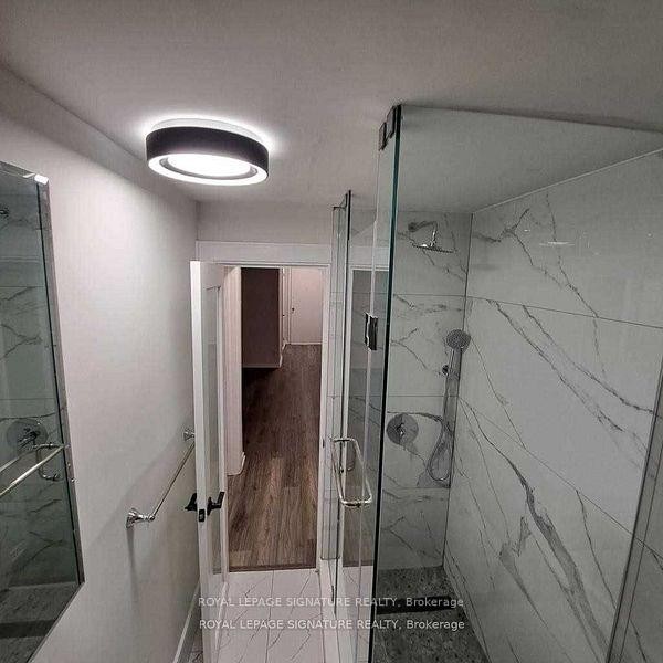 3-16 Garden Place, Toronto, ON - Indoor Photo Showing Bathroom