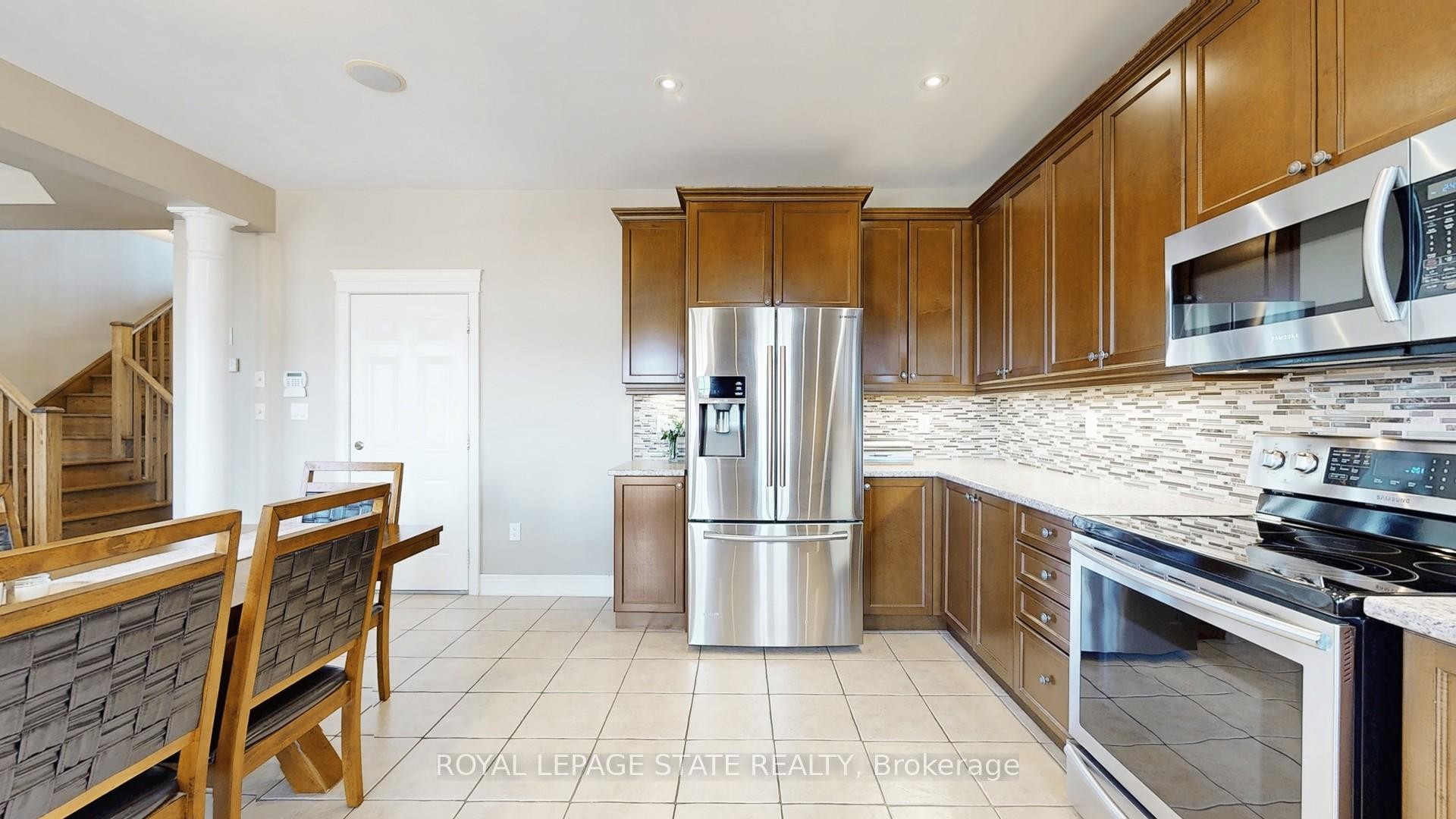 50 Bankfield Crescent, Hamilton, ON - Indoor Photo Showing Kitchen