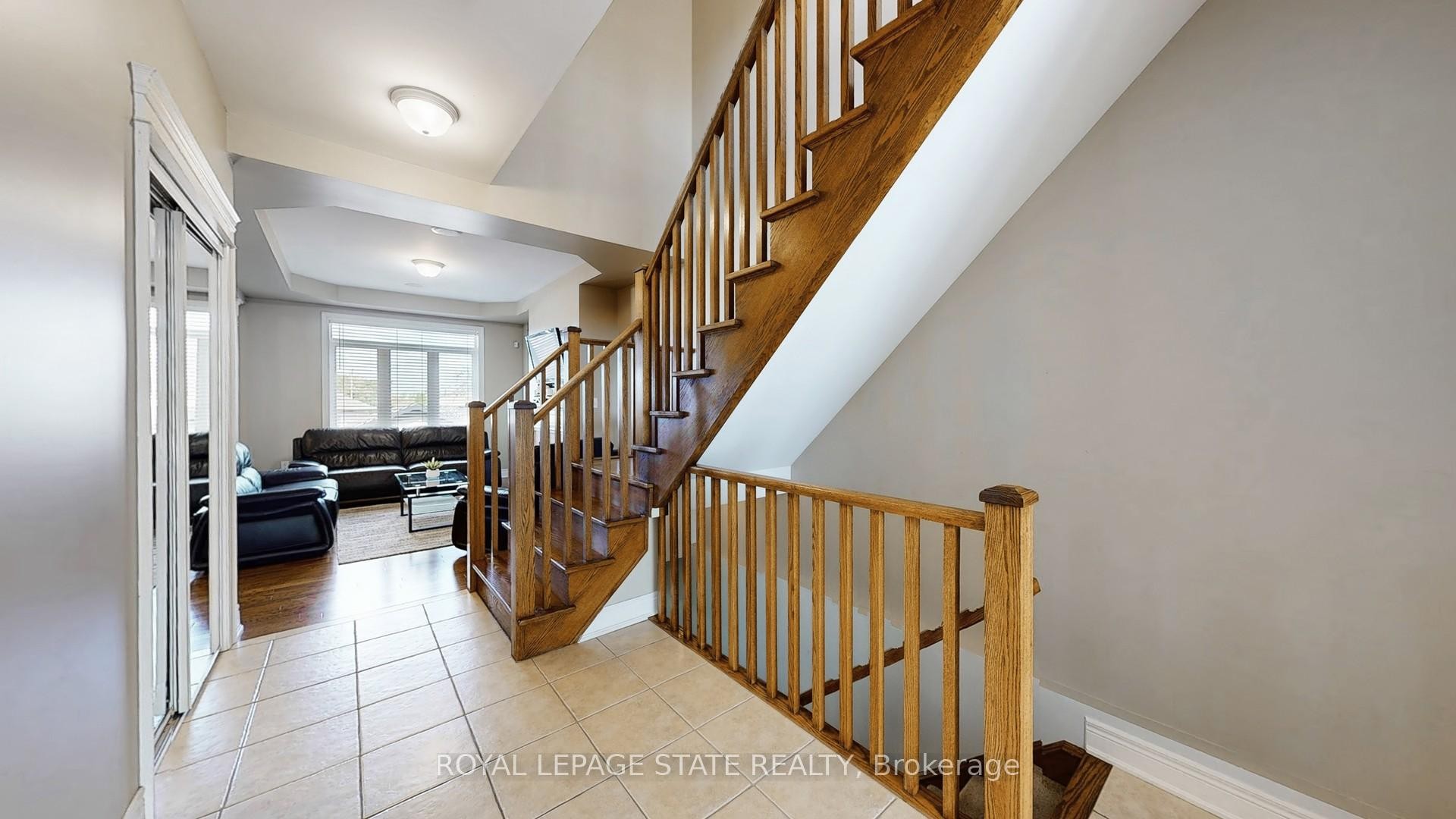 50 Bankfield Crescent, Hamilton, ON - Indoor Photo Showing Other Room