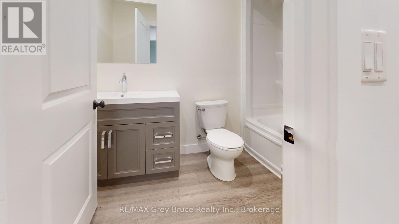 Bathroom - Unit 2 - 39 1St Avenue S, Arran-Elderslie, ON