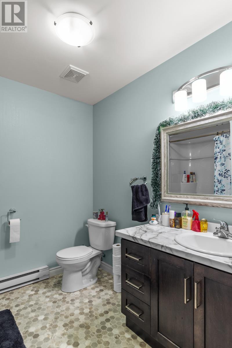 15 Beaugart Avenue, Paradise, NL - Indoor Photo Showing Bathroom