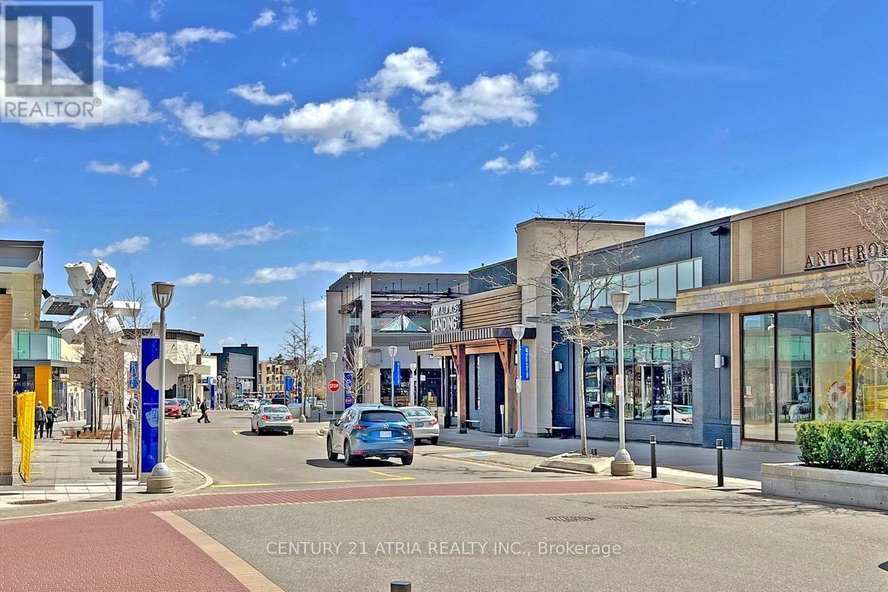 103 - 85 The Donway W, Toronto, ON - Outdoor