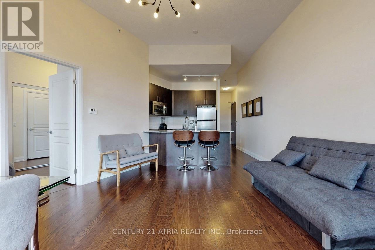 103 - 85 The Donway W, Toronto, ON - Indoor Photo Showing Living Room