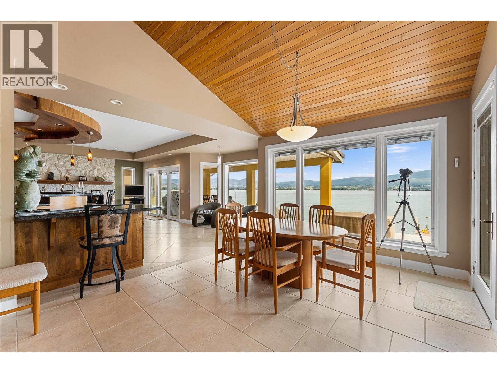 529 Zdralek Cove, West Kelowna, BC - Indoor Photo Showing Dining Room
