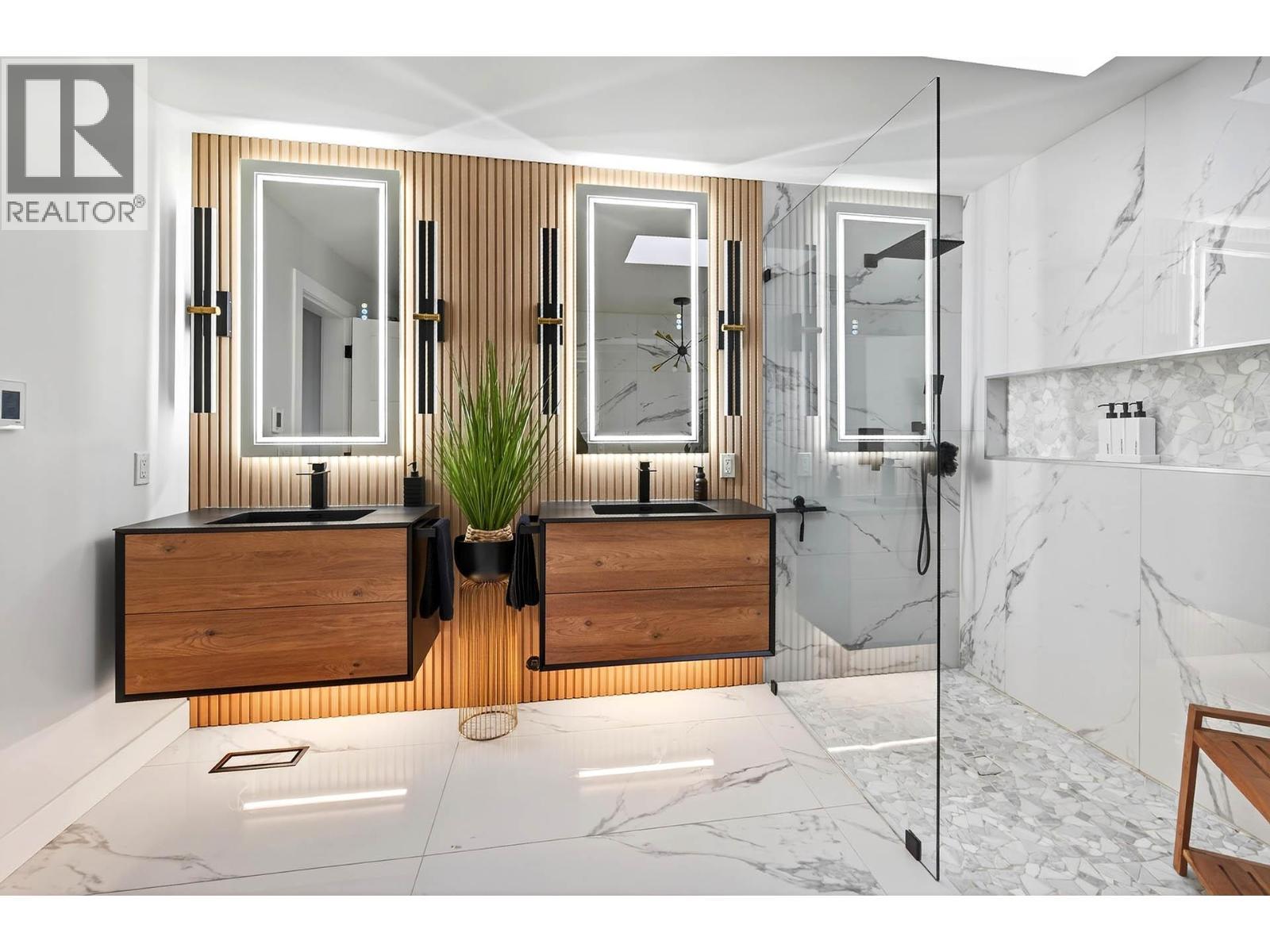 1095 Laurel Place, Kamloops, BC - Indoor