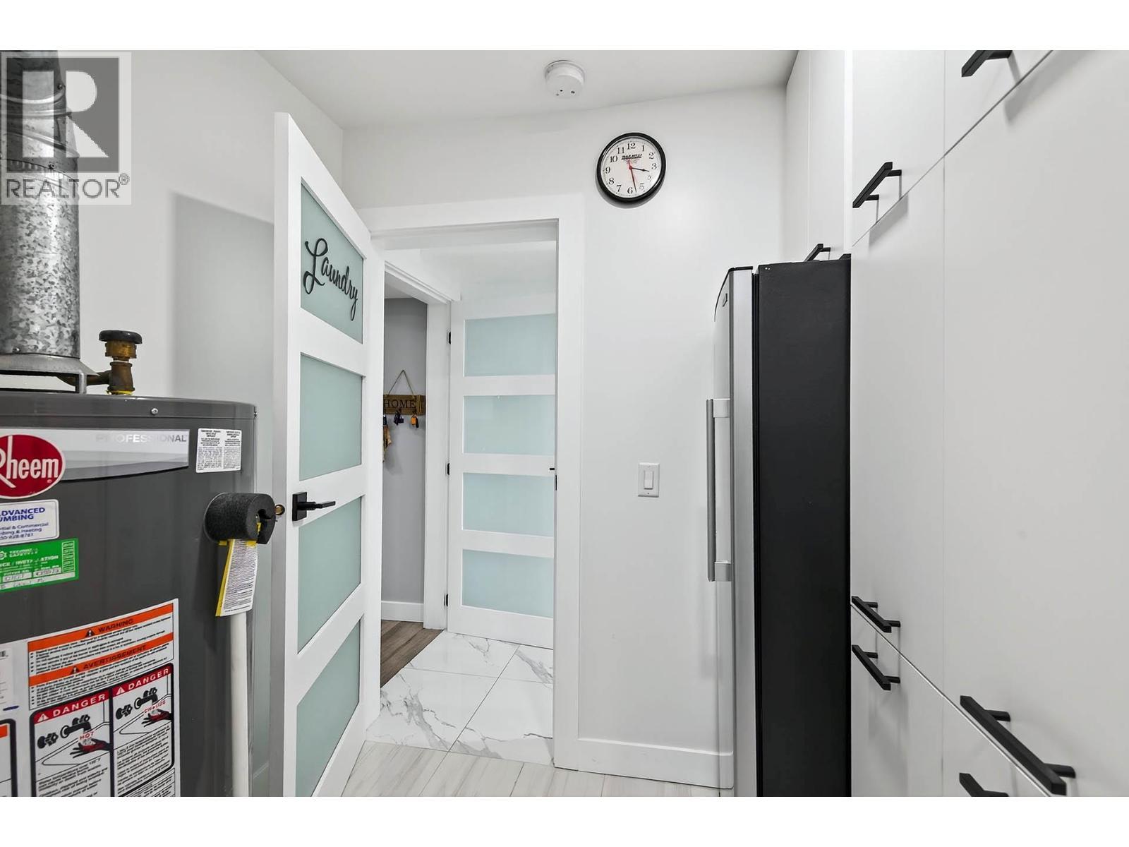 1095 Laurel Place, Kamloops, BC - Indoor