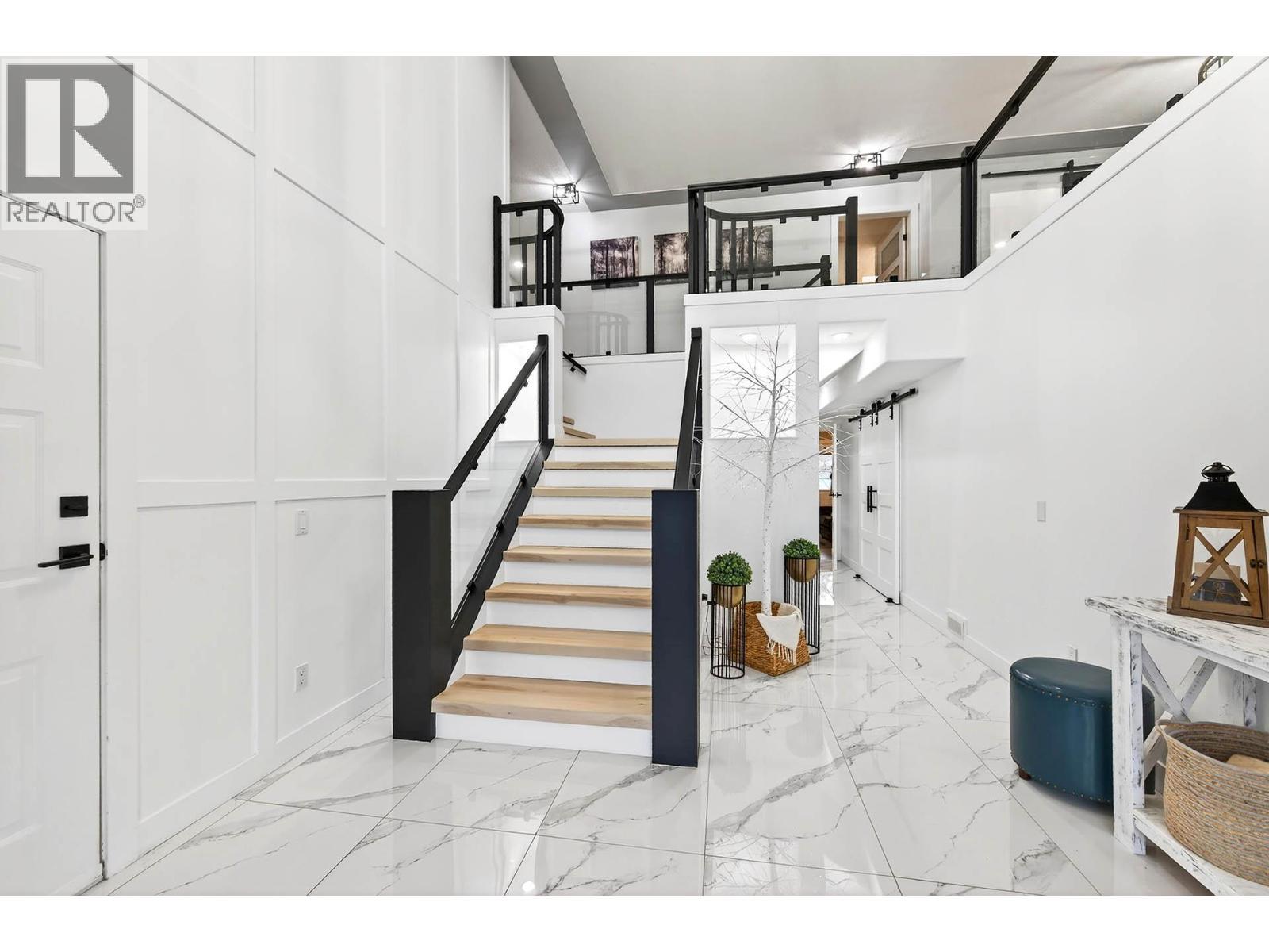 1095 Laurel Place, Kamloops, BC - Indoor Photo Showing Other Room