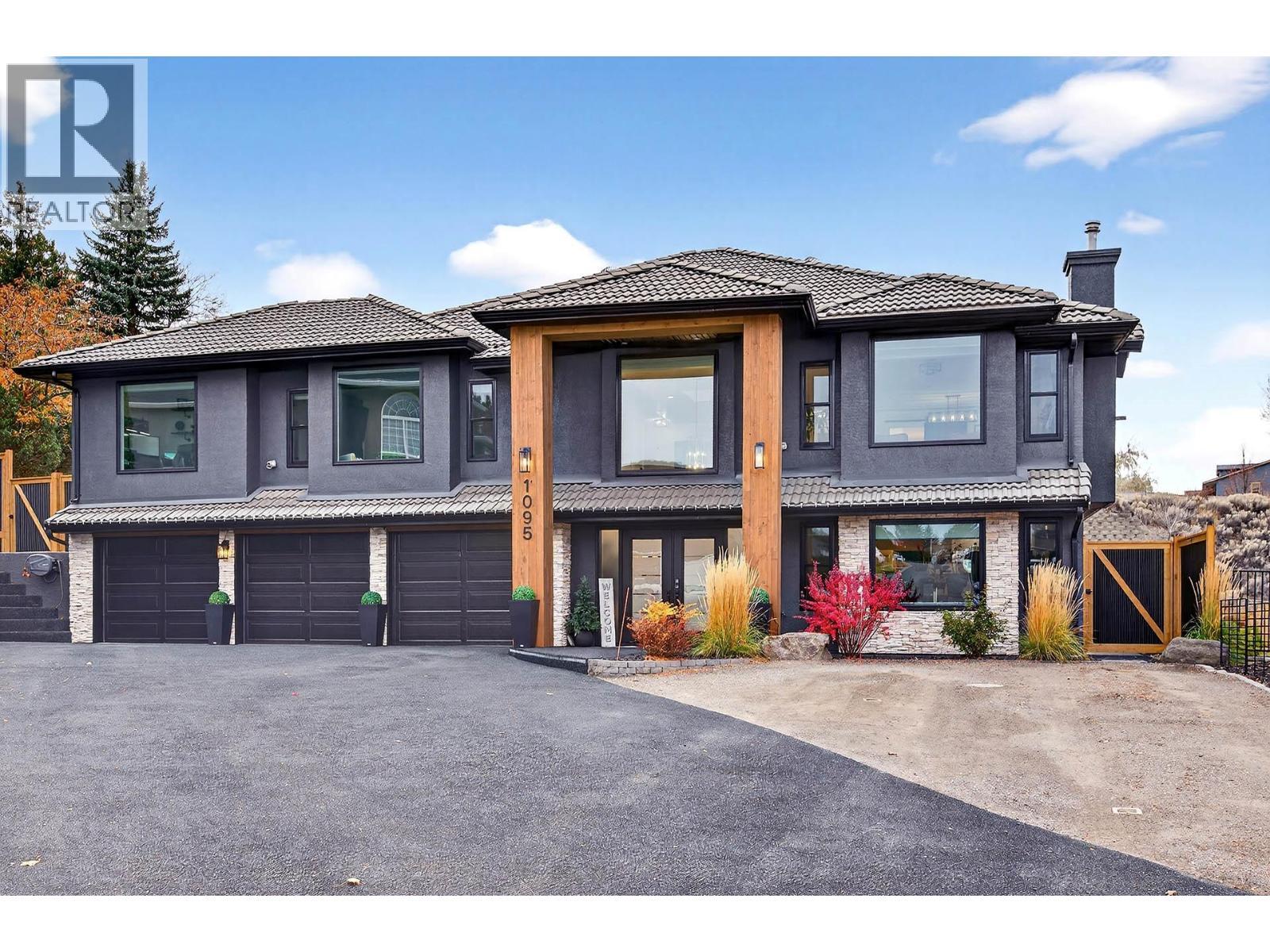 1095 Laurel Place, Kamloops, BC - Outdoor With Facade
