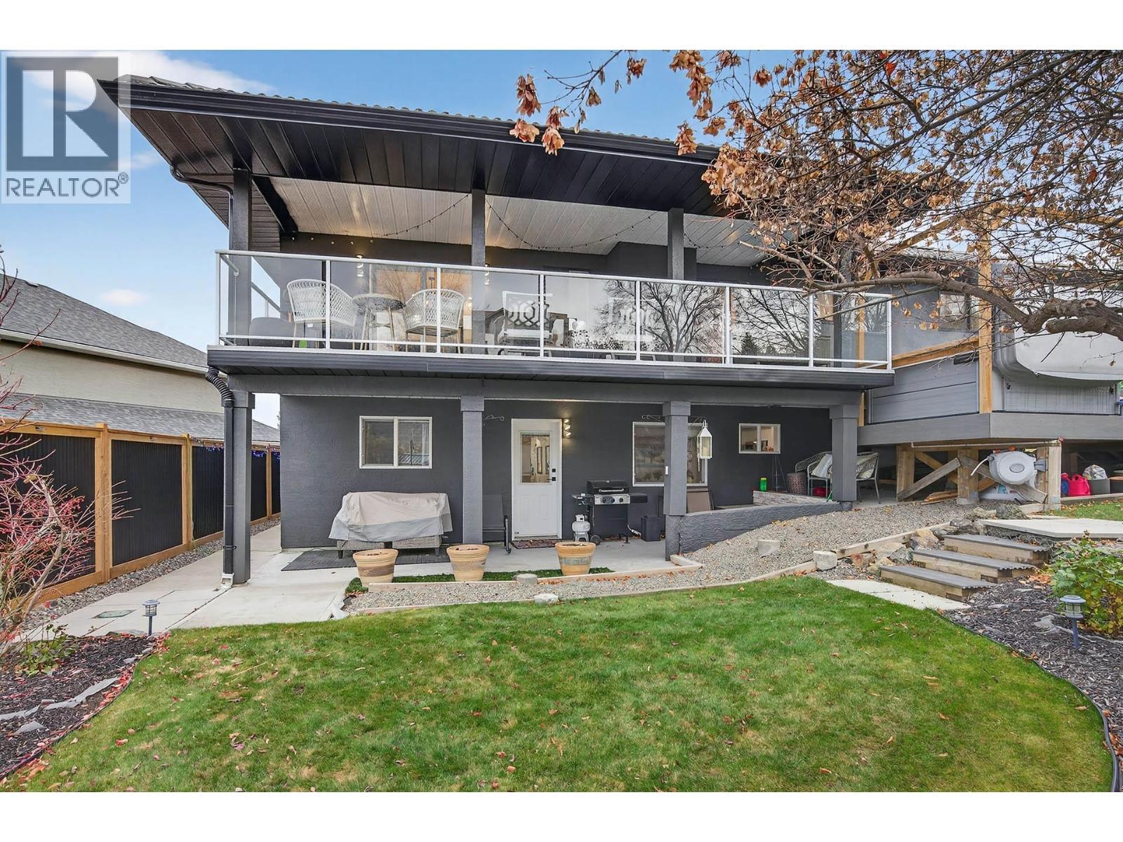 1095 Laurel Place, Kamloops, BC - Outdoor With Deck Patio Veranda