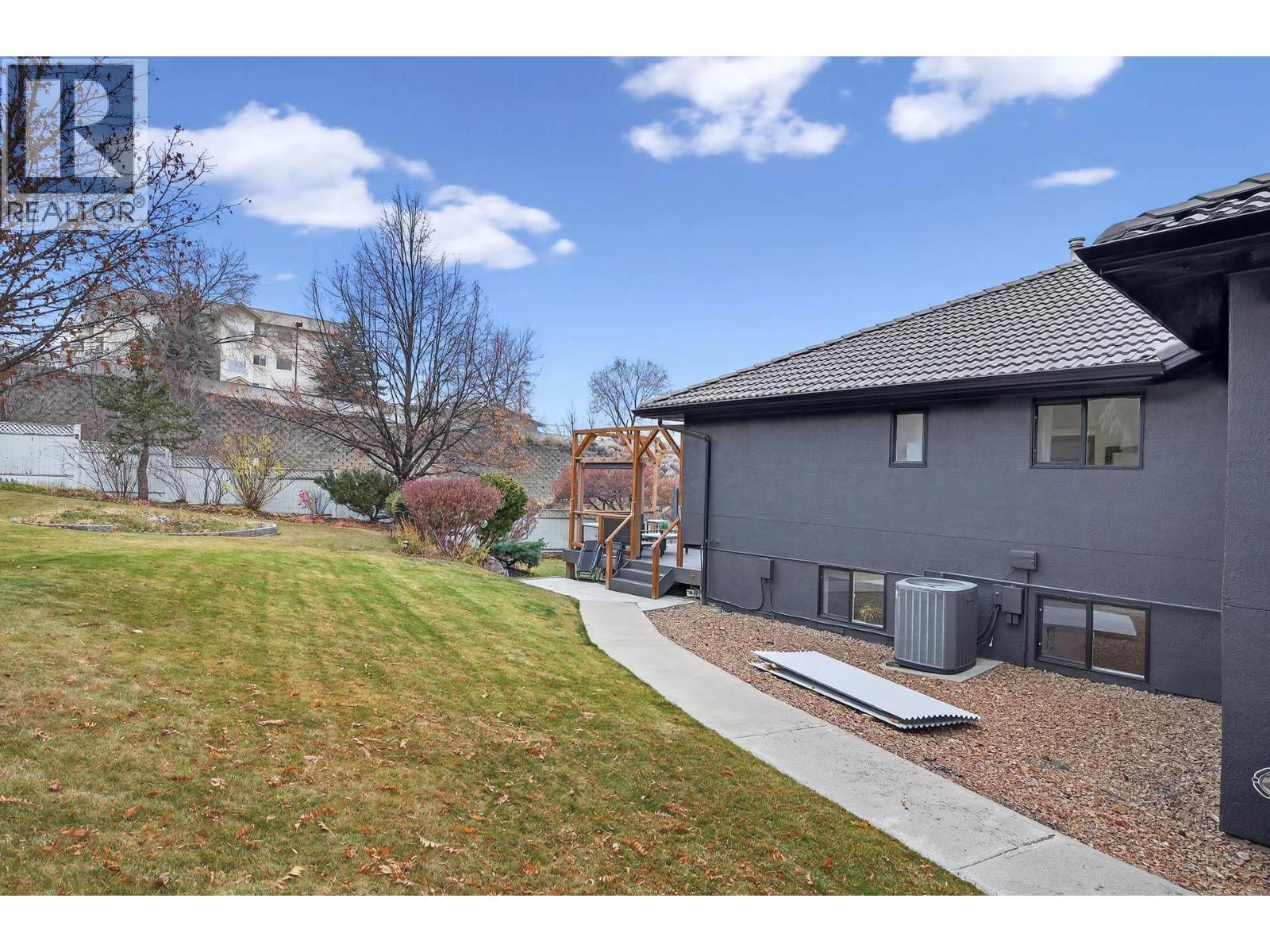 1095 Laurel Place, Kamloops, BC - Outdoor