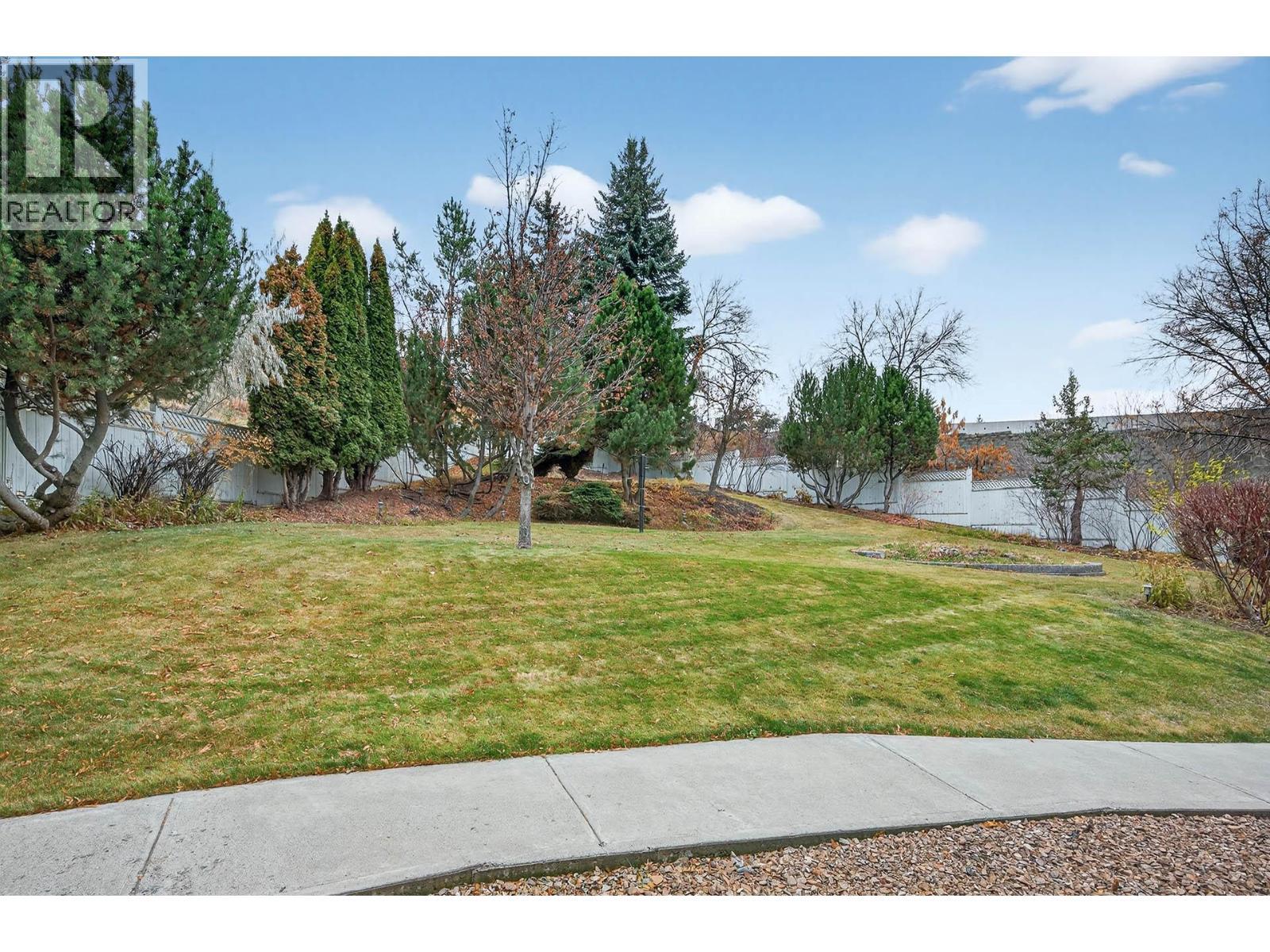 1095 Laurel Place, Kamloops, BC - Outdoor