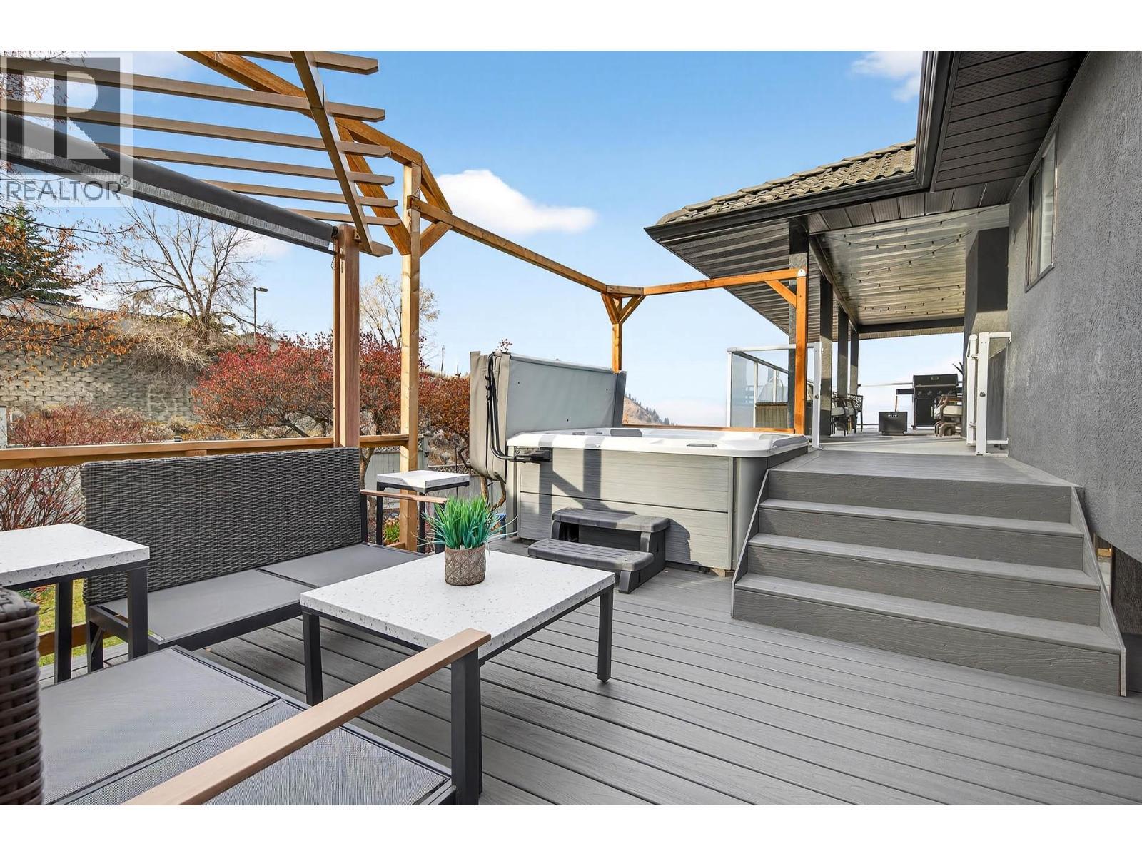 1095 Laurel Place, Kamloops, BC - Outdoor With Deck Patio Veranda With Exterior