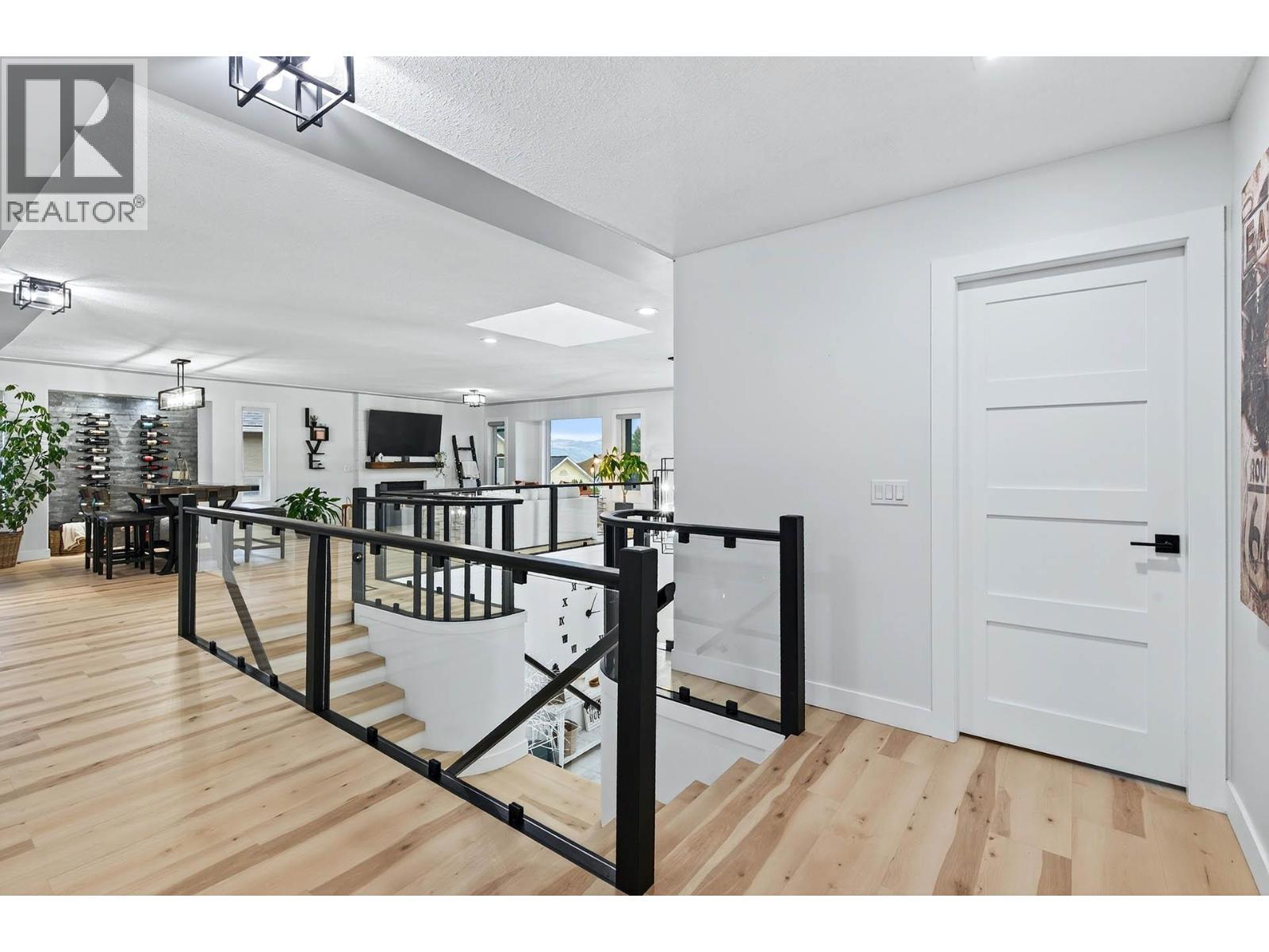 1095 Laurel Place, Kamloops, BC - Indoor Photo Showing Other Room