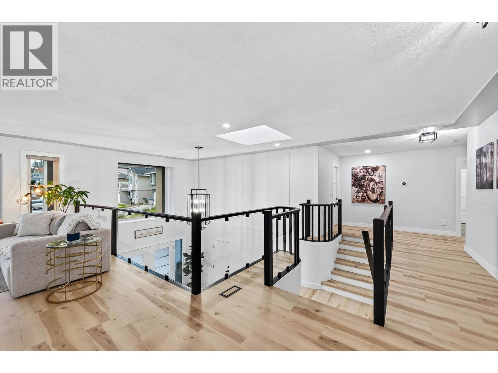 1095 Laurel Place, Kamloops, BC - Indoor