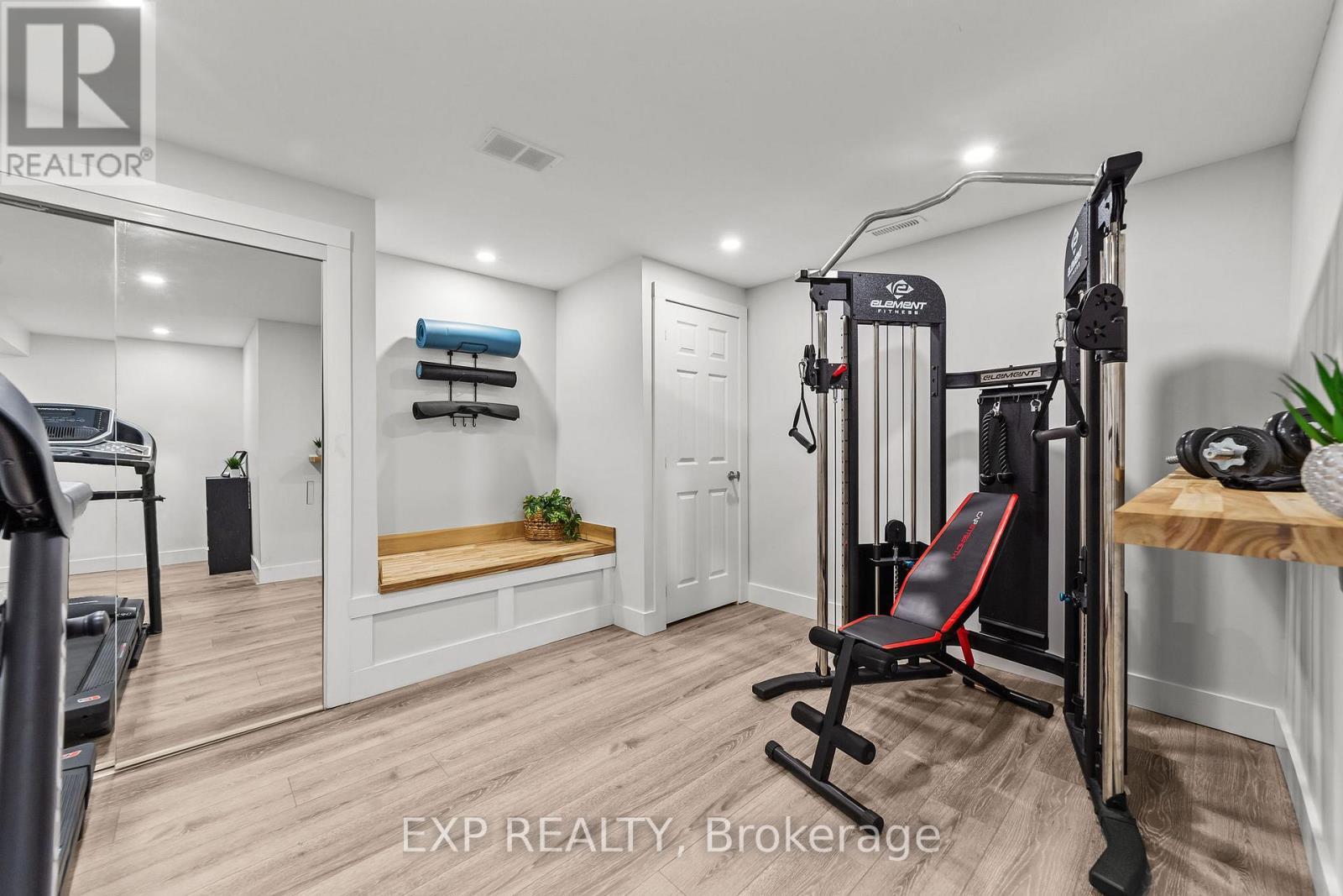 6572 Calvert Drive, Strathroy-Caradoc, ON - Indoor Photo Showing Gym Room