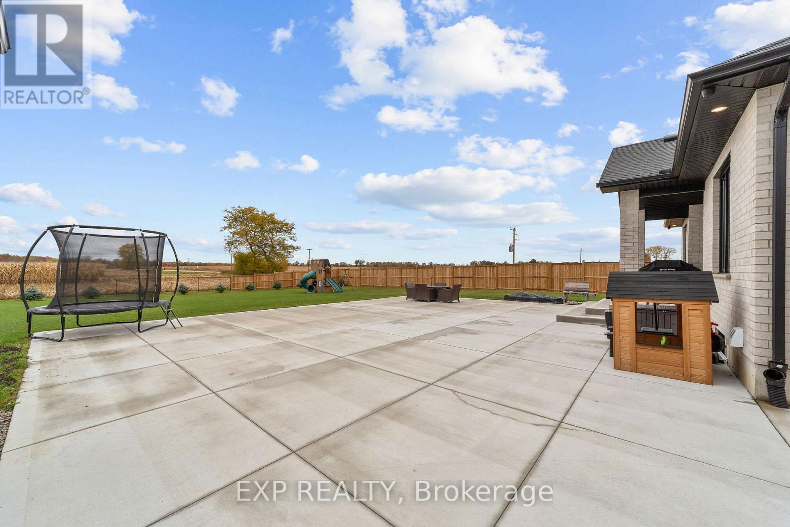 6572 Calvert Drive, Strathroy-Caradoc, ON - Outdoor