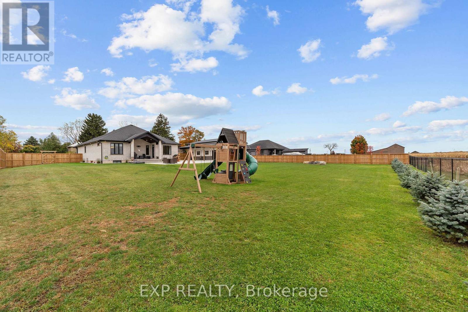 6572 Calvert Drive, Strathroy-Caradoc, ON - Outdoor