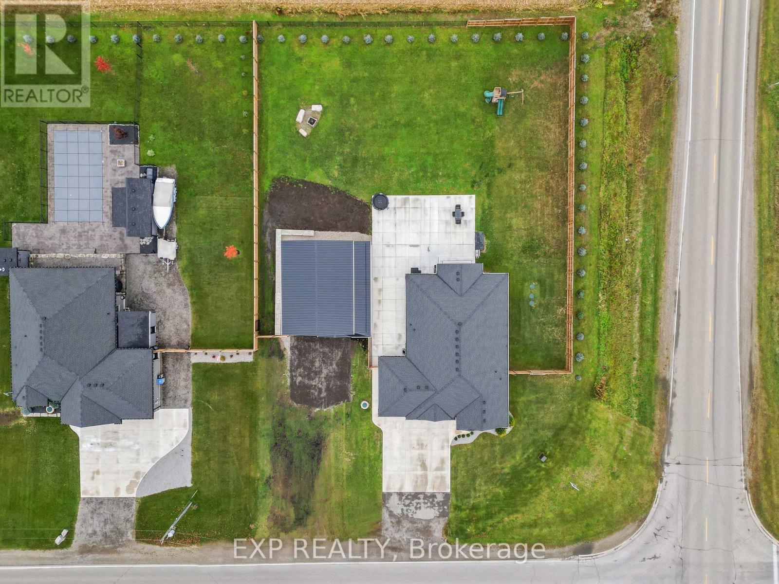 6572 Calvert Drive, Strathroy-Caradoc, ON - Outdoor With View