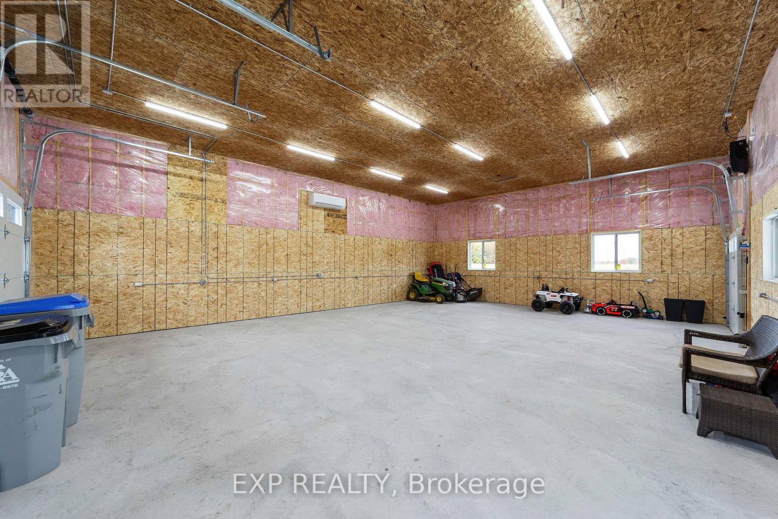 6572 Calvert Drive, Strathroy-Caradoc, ON - Indoor