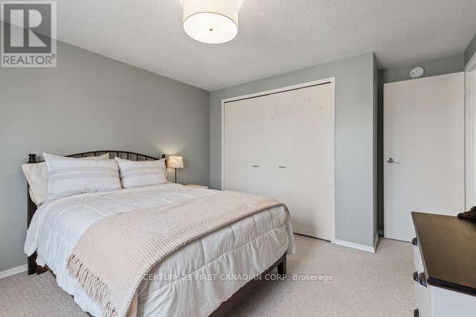 349 Highview Crescent, London South (South O), ON - Indoor Photo Showing Bedroom